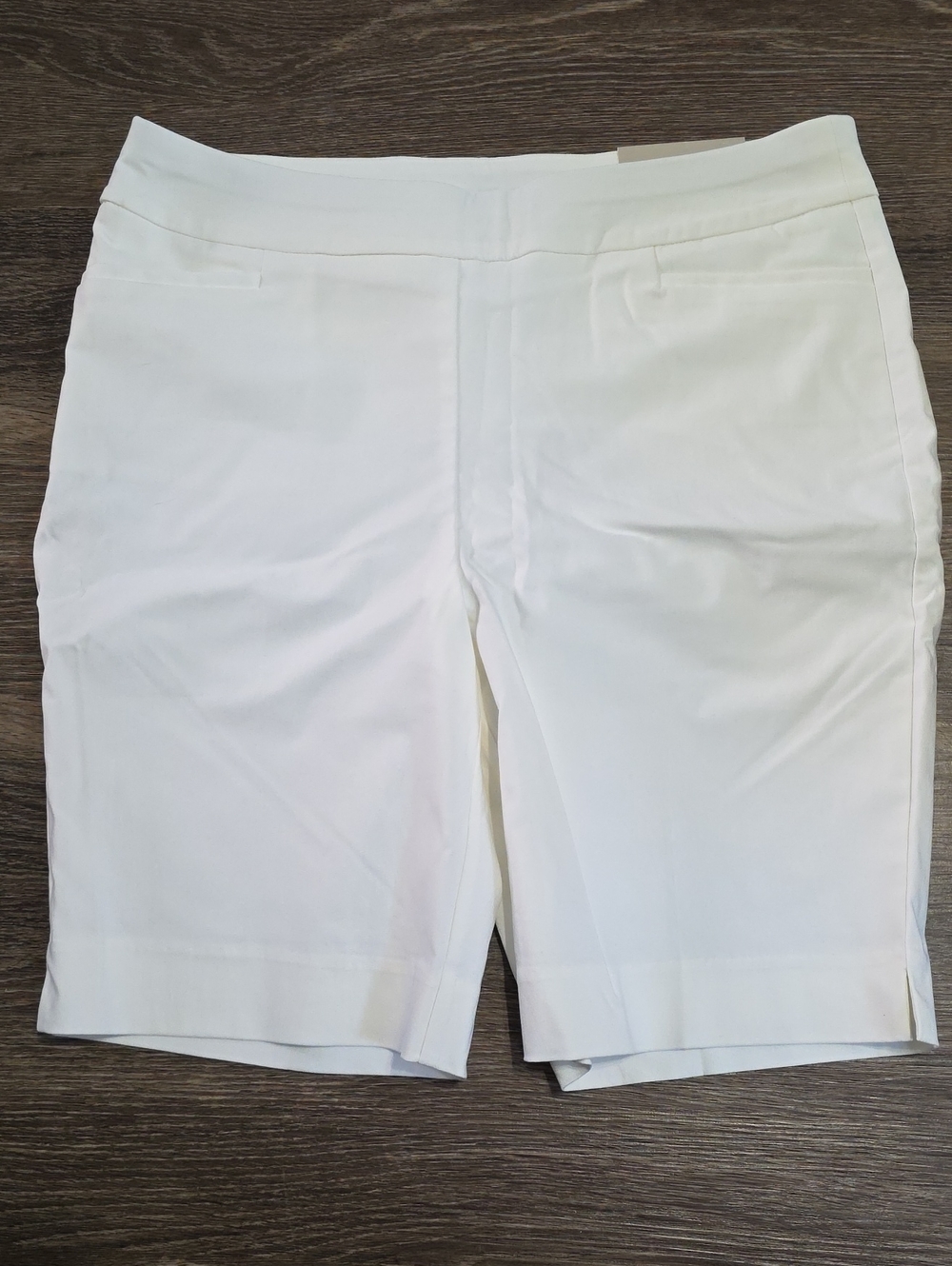 Chico's Crisp White So Slimming Shorts